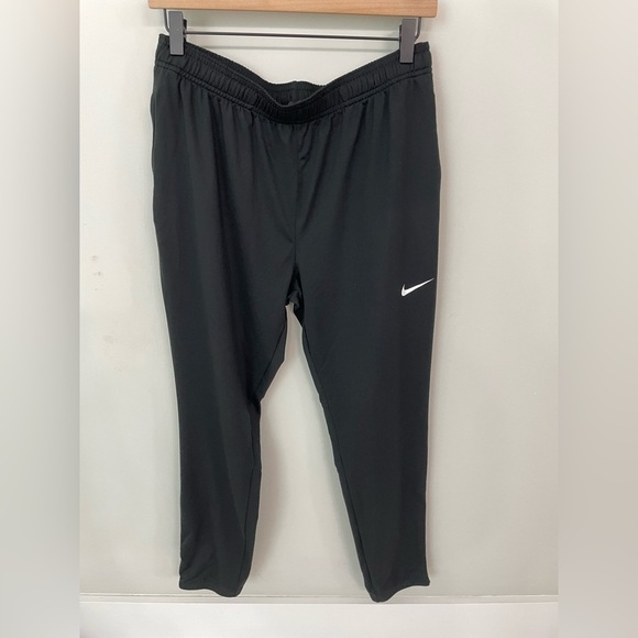 NEW Nike Running DRI-FIT ELEMENT PANT Size Medium Womens Black Zip Leg Jogger 16 - Picture 3 of 8